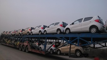 金九銀十寶雅強，單日發車突破三百輛——汽車銷售市場迎來旺季高峰